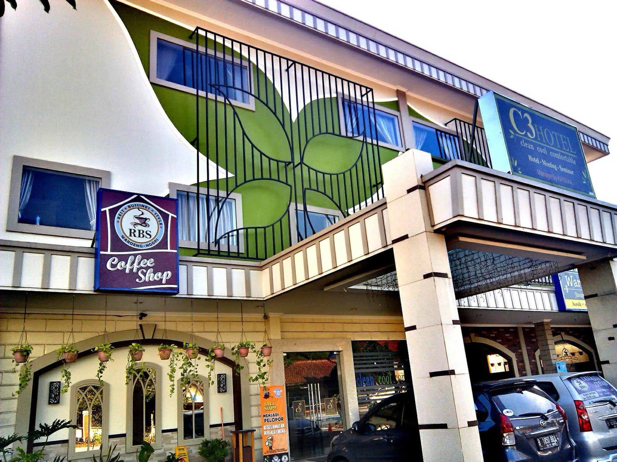 Hotel C3 Semarang Esterno foto